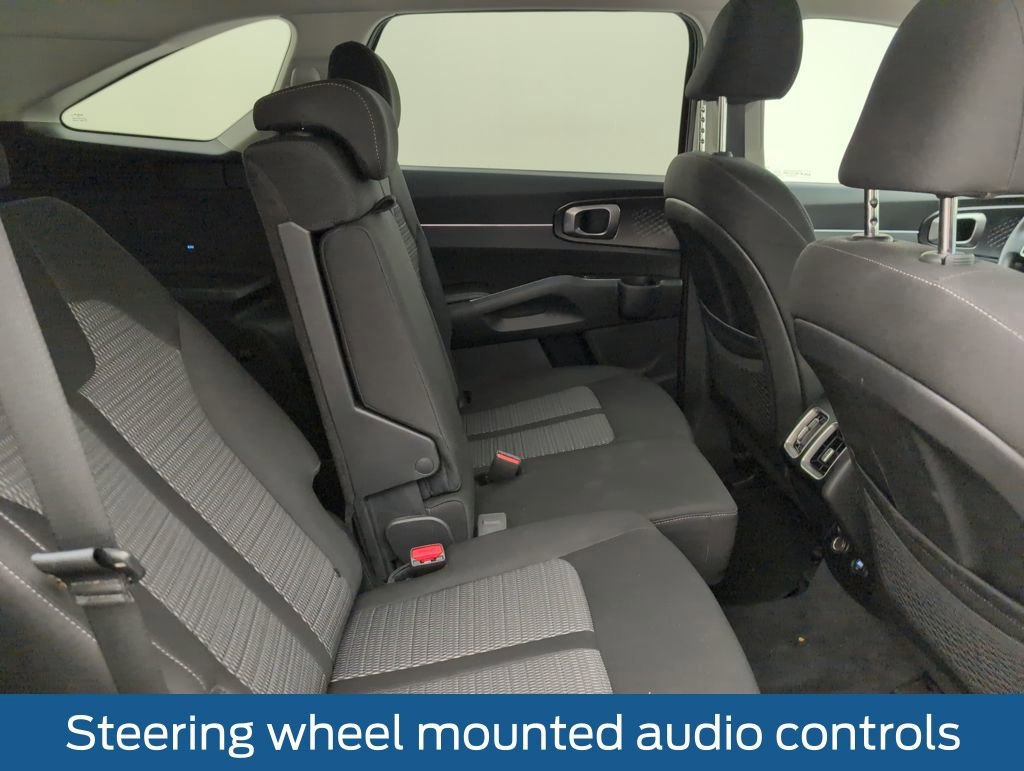 Used 2023 Kia Sorento LX image 18