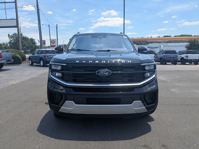 Certified 2025 Ford Expedition Max Platinum w/ Driver's Package AWD/4WD image 3
