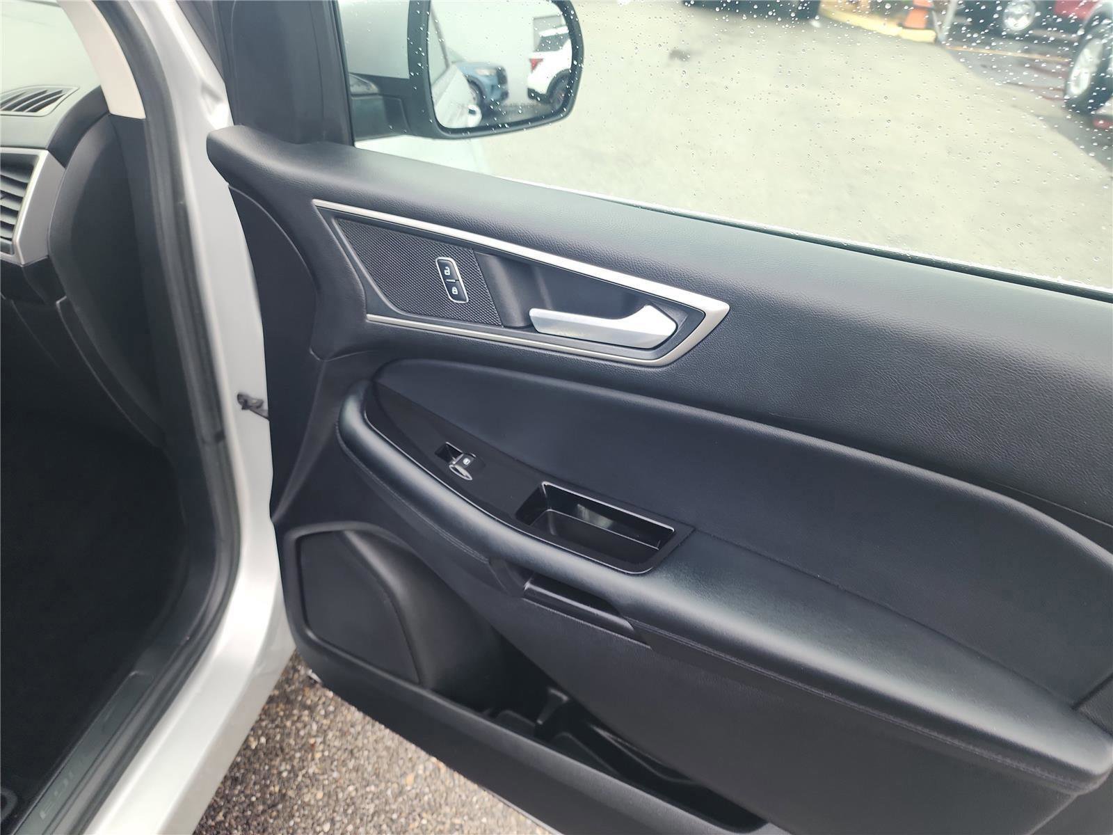 Certified 2017 Ford Edge SEL w/ Equipment Group 201A image 26