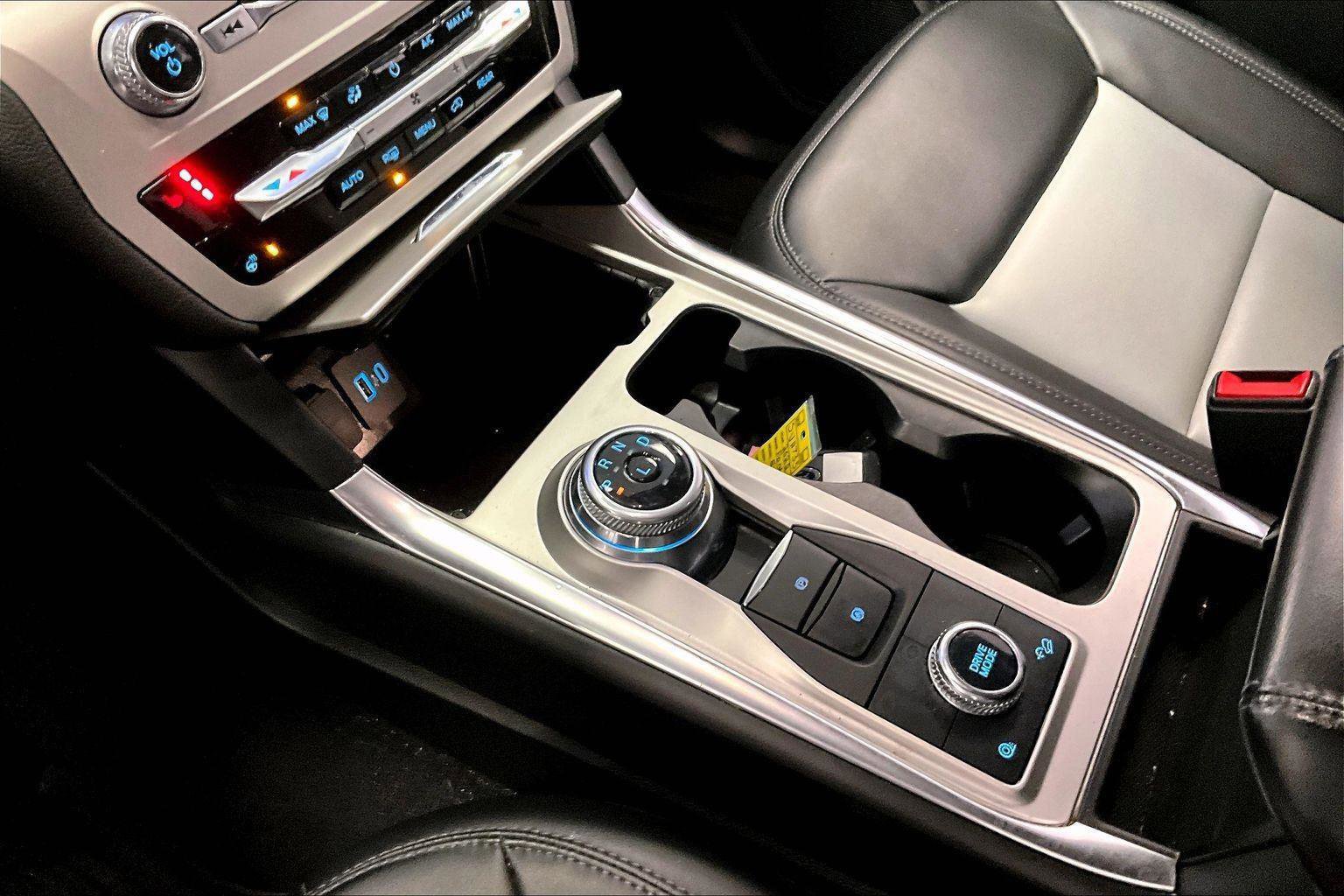 Certified 2022 Ford Explorer XLT w/ Equipment Group 202A image 16