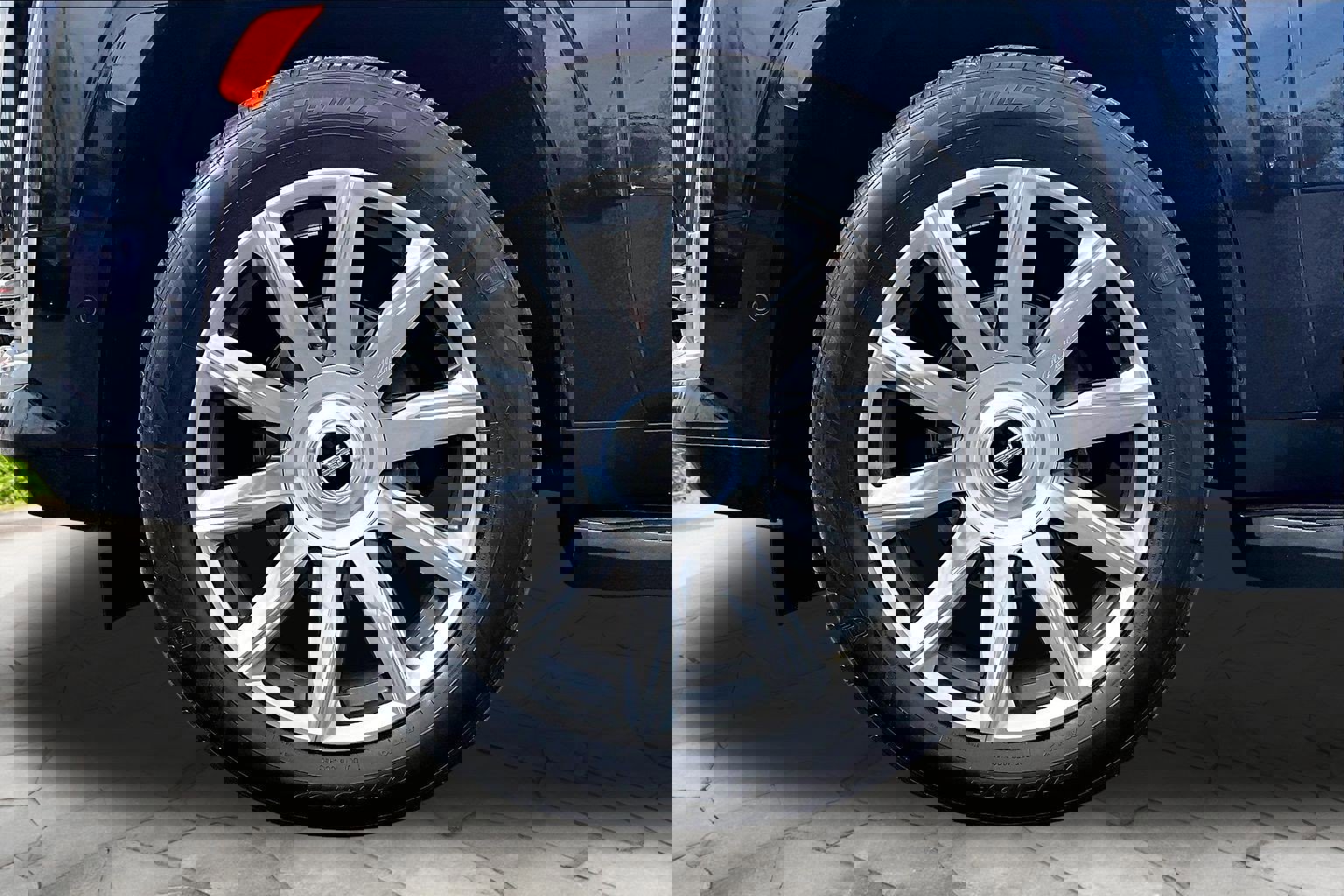 Used 2023 Cadillac Escalade Premium Luxury image 9