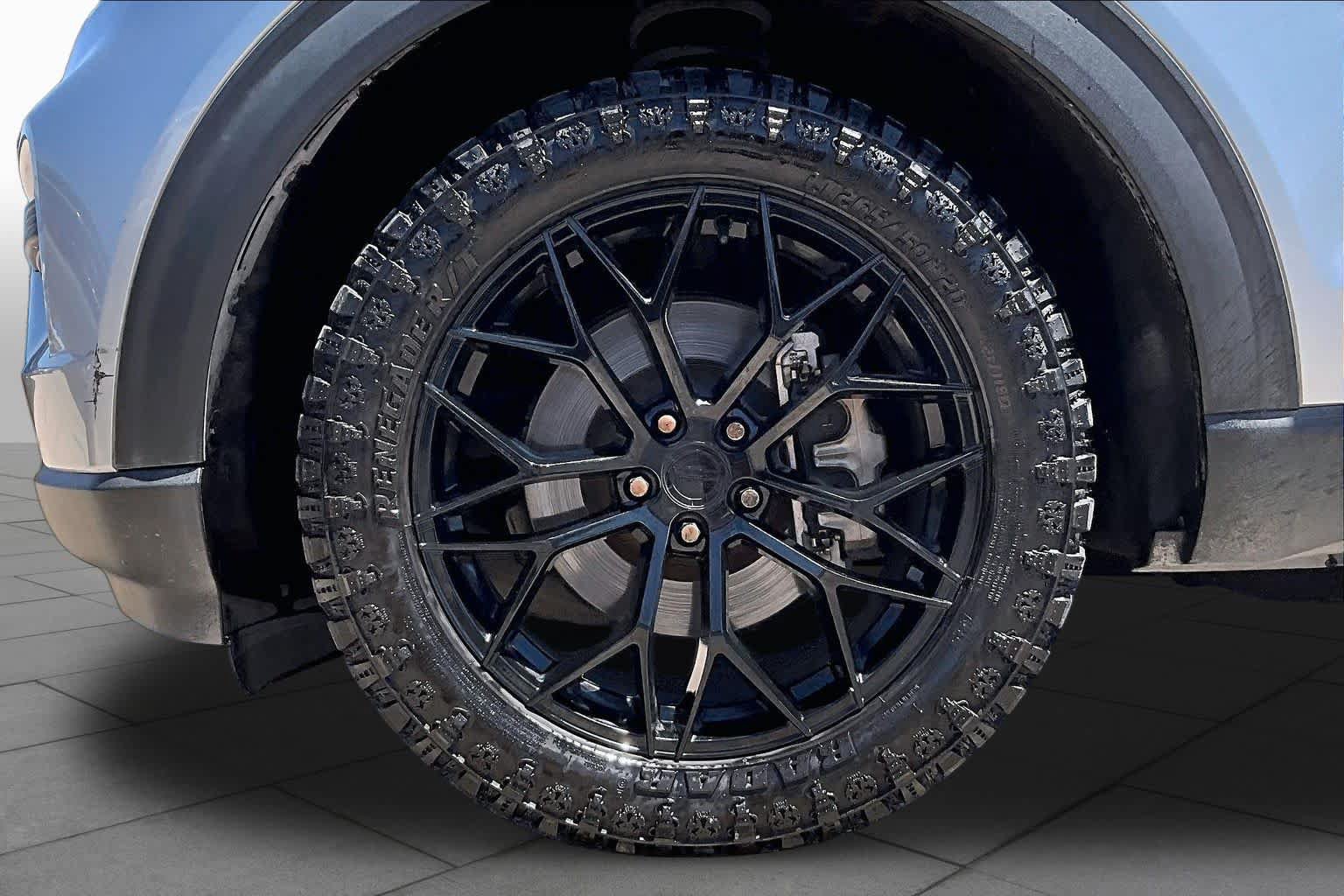 Certified 2023 Ford Explorer XLT RWD image 10