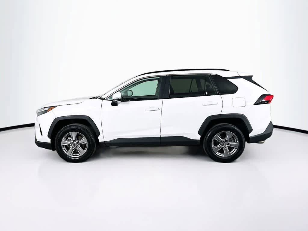 Used 2025 Toyota RAV4 XLE AWD/4WD image 3