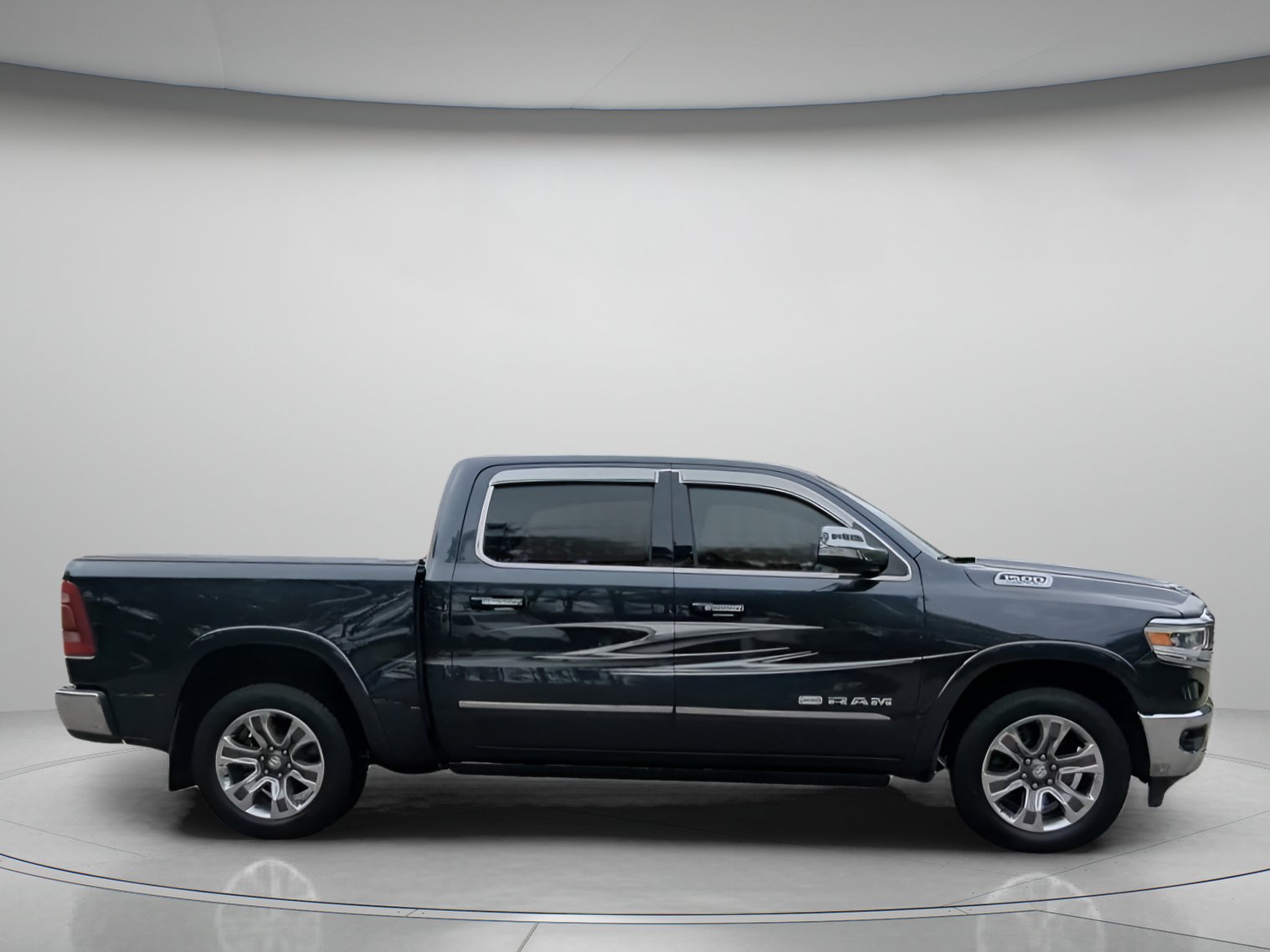 Used 2019 RAM 1500 Limited RWD image 32