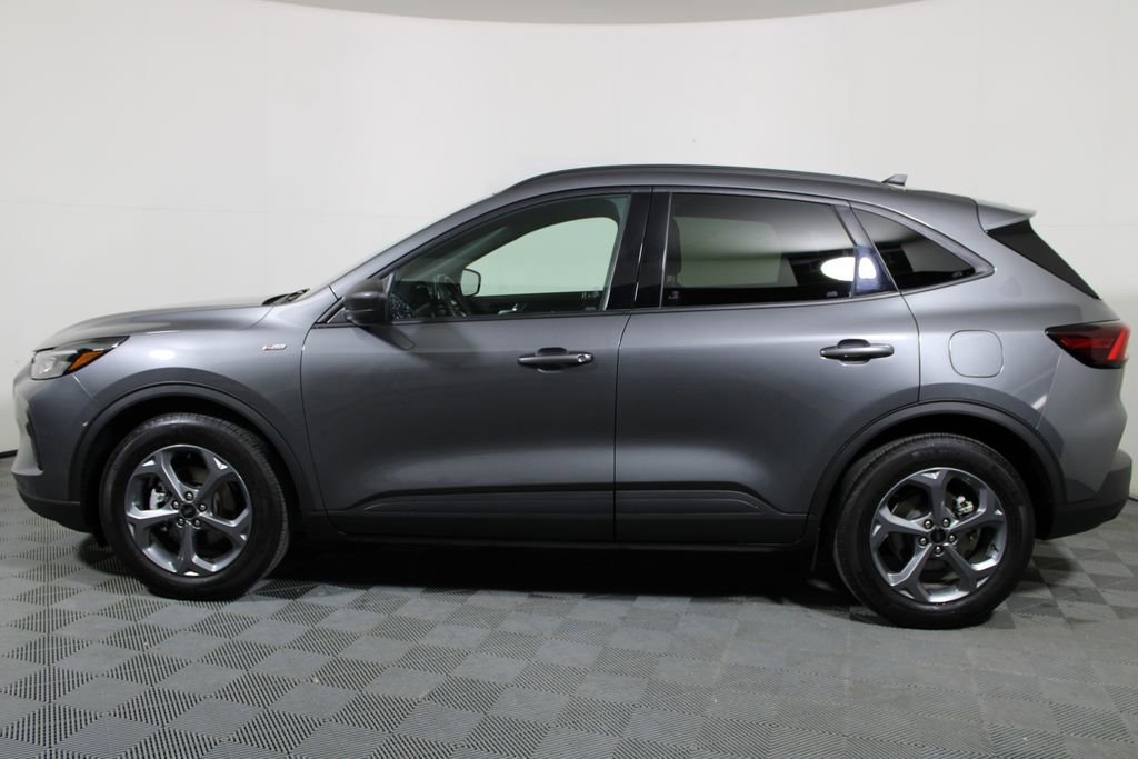 Certified 2025 Ford Escape ST-Line image 2