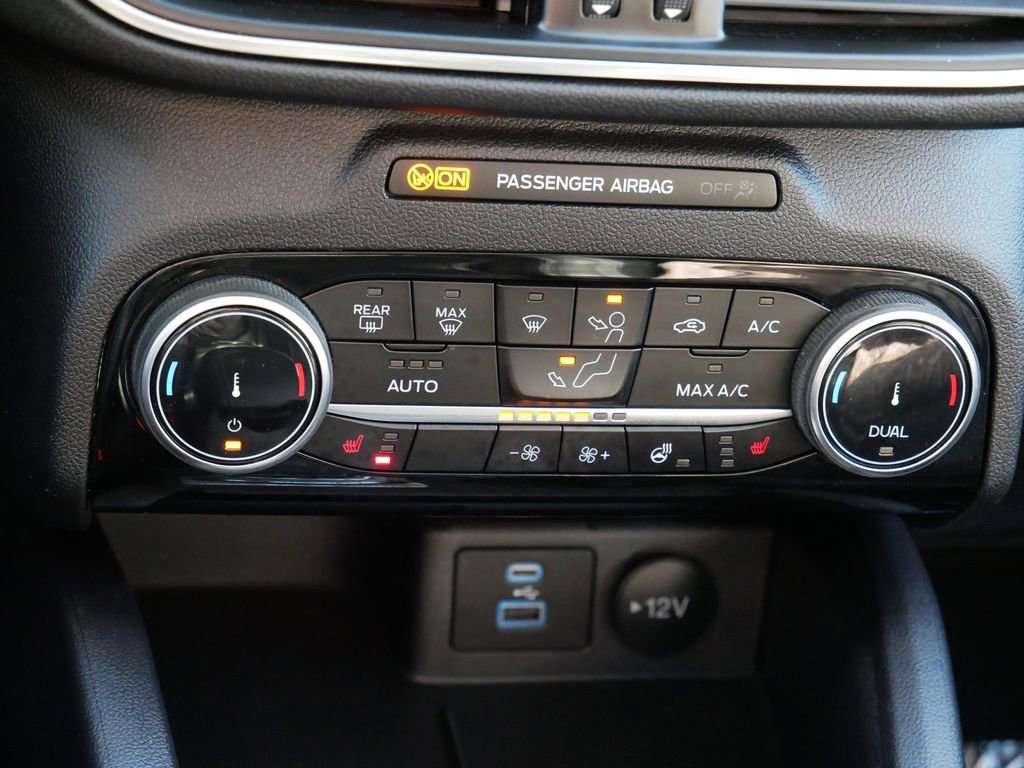 Certified 2022 Ford Escape Titanium w/ Class II Trailer Tow Package image 21