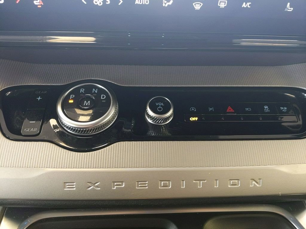 Certified 2025 Ford Expedition Active RWD image 23