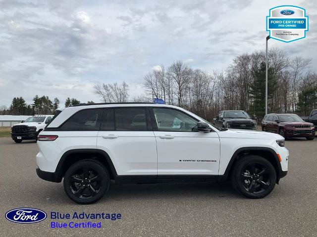 Used 2025 Jeep Grand Cherokee Limited w/ Black Appearance Package AWD/4WD image 22