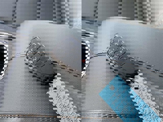 Used 2024 GMC Acadia AT4 w/ Luxury Package image 33