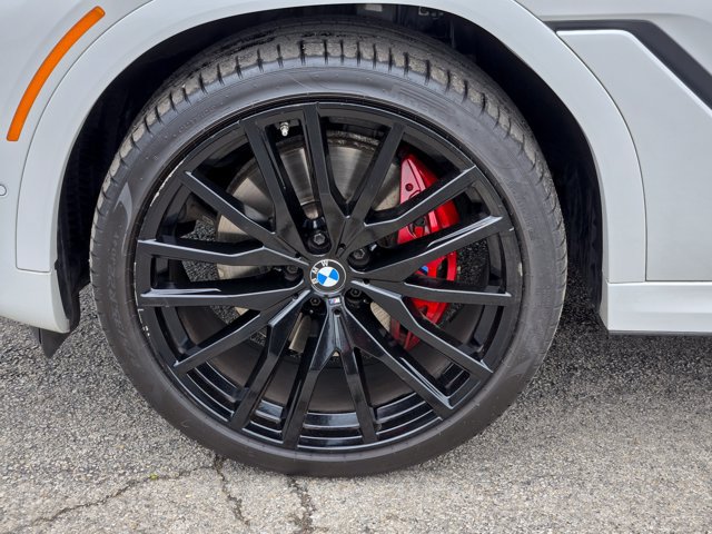 Used 2022 BMW X6 xDrive40i w/ Executive Package AWD/4WD image 10