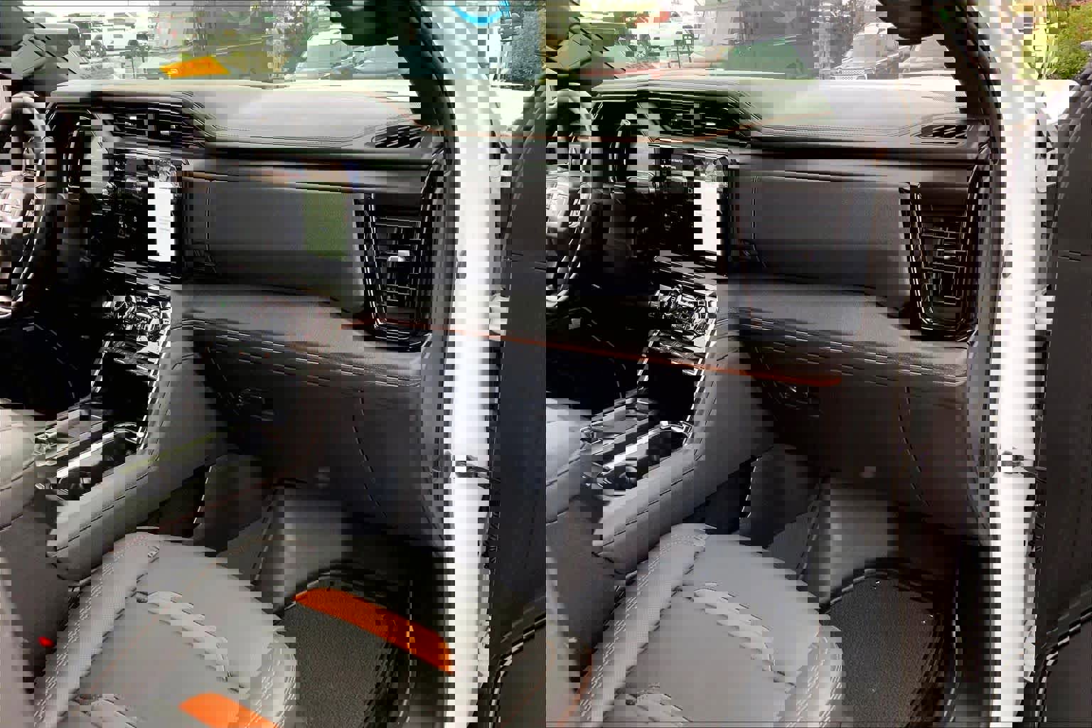 Used 2024 GMC Sierra 2500 AT4 w/ AT4 Premium Plus Package image 17