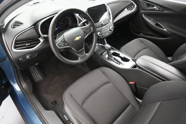 Used 2025 Chevrolet Malibu LT FWD image 11