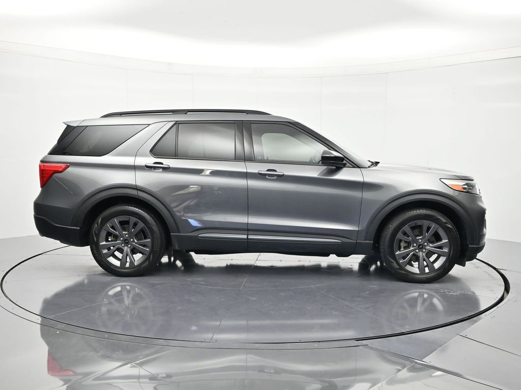 Certified 2023 Ford Explorer XLT w/ Equipment Group 202A RWD image 4