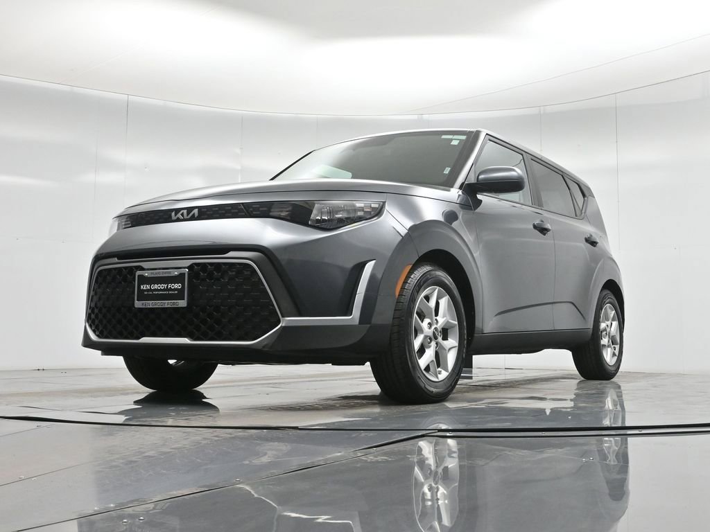 Used 2023 Kia Soul LX w/ Option Group 015 FWD image 44