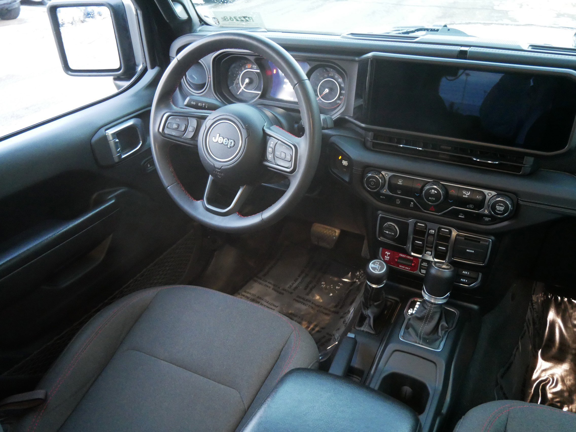 Used 2024 Jeep Wrangler Rubicon image 7