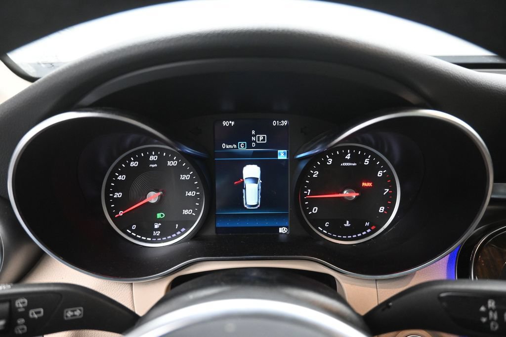 Used 2022 Mercedes-Benz GLC 300 image 3