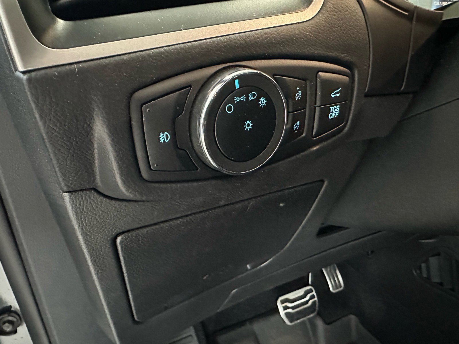 Certified 2024 Ford Edge ST-Line w/ Class II Trailer Tow Package image 31