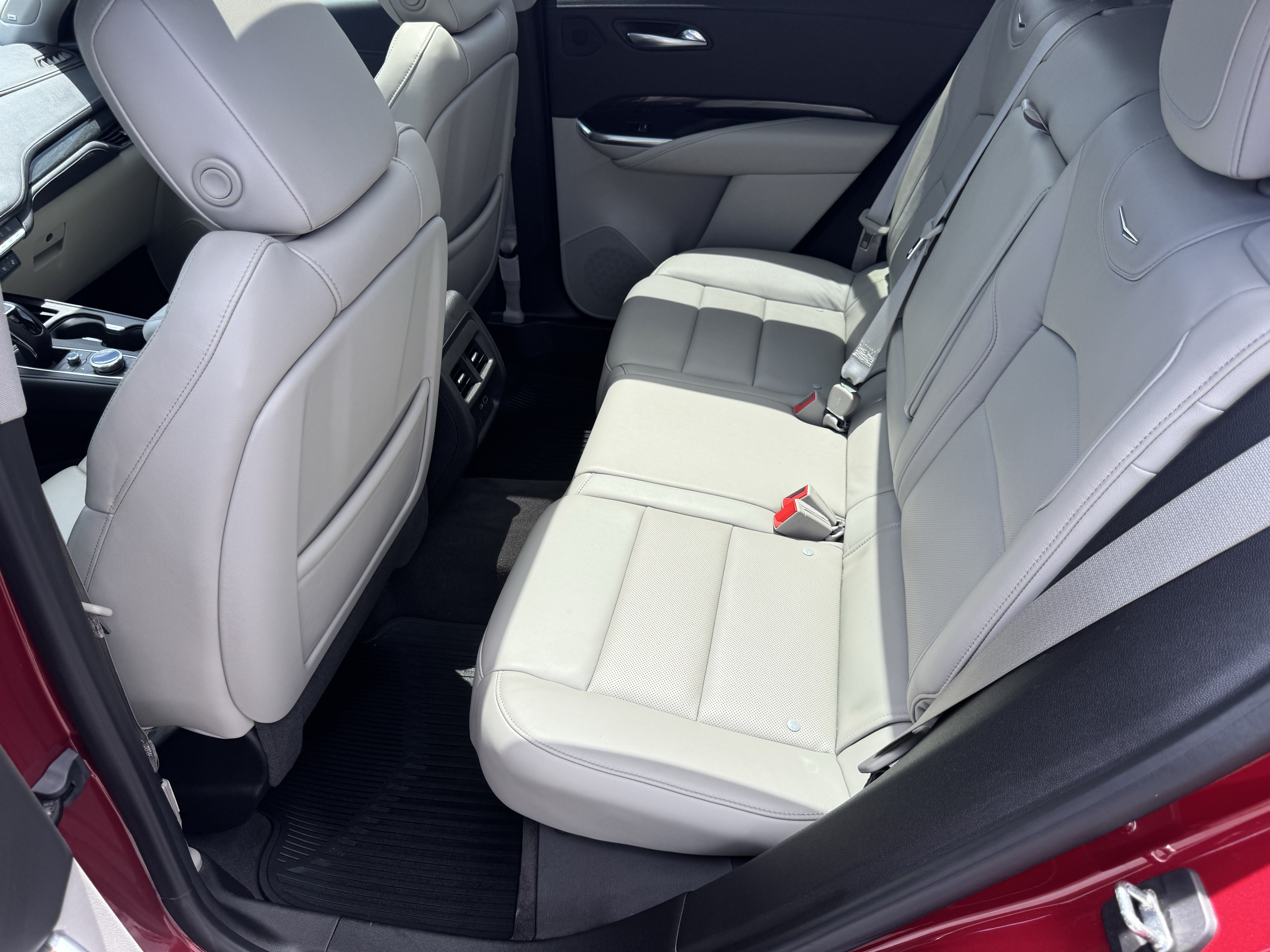 Used 2019 Cadillac XT4 Premium Luxury FWD image 25
