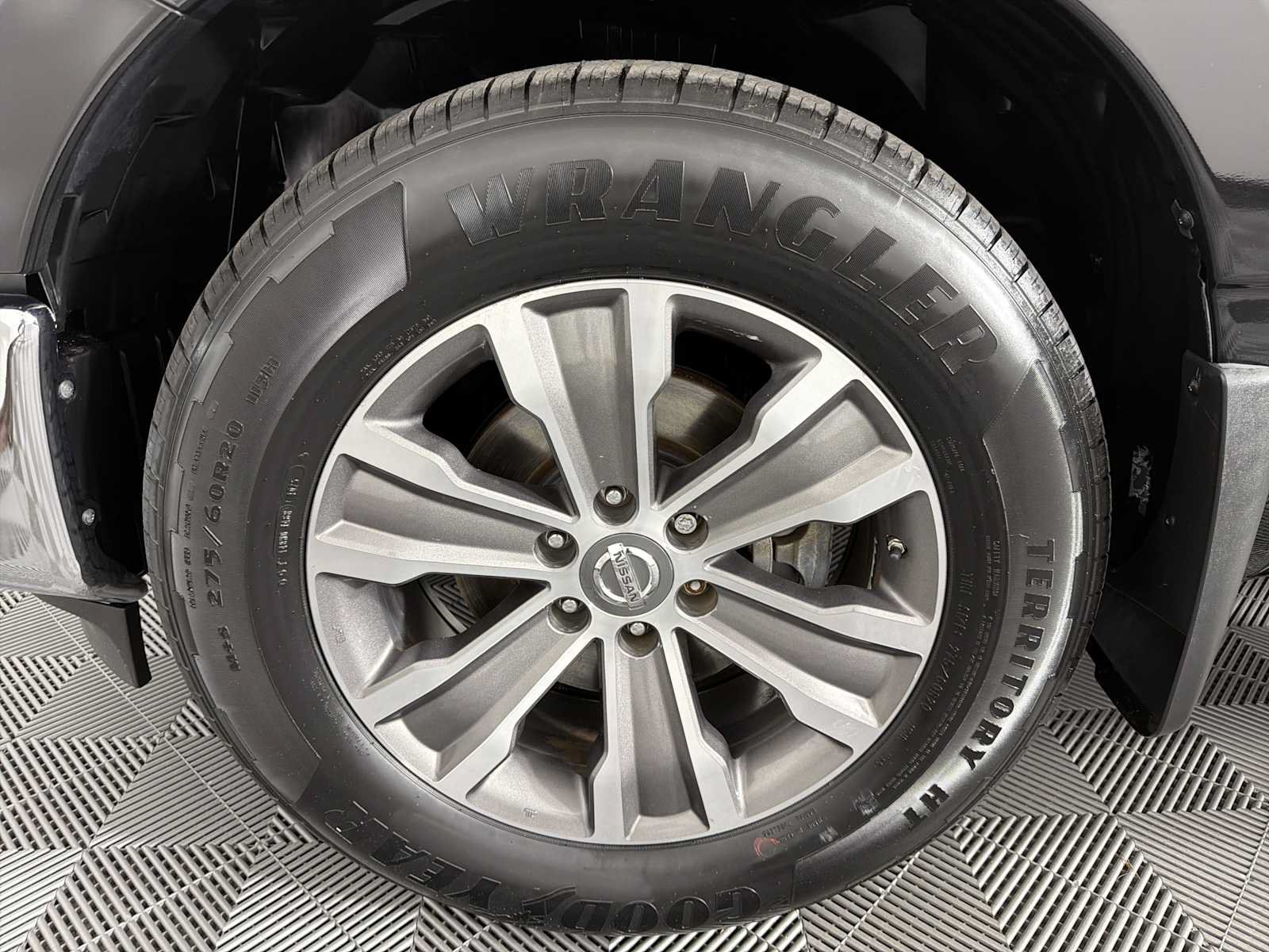 Used 2017 Nissan Titan SL RWD image 10