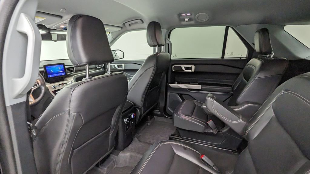 Certified 2022 Ford Explorer XLT w/ Equipment Group 202A image 34