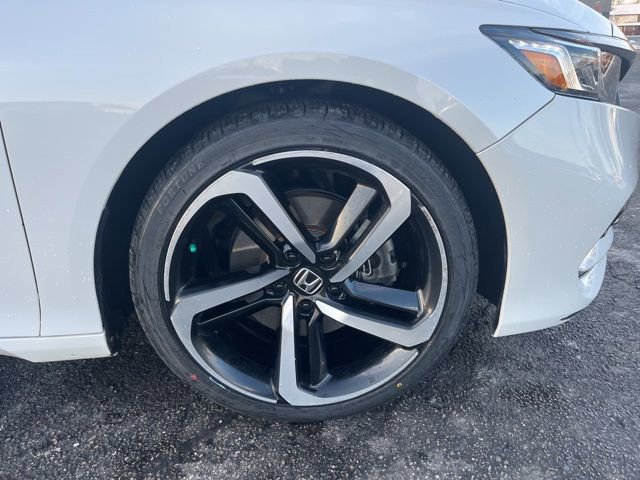 Used 2018 Honda Accord Sport image 5