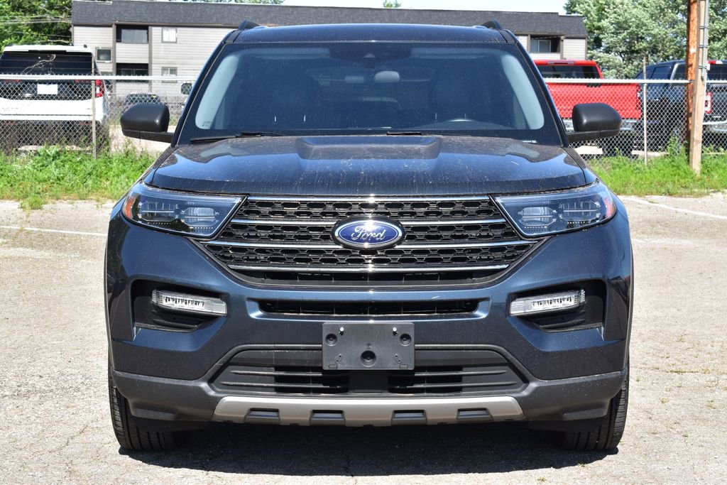 Certified 2024 Ford Explorer XLT w/ Equipment Group 202A AWD/4WD image 2