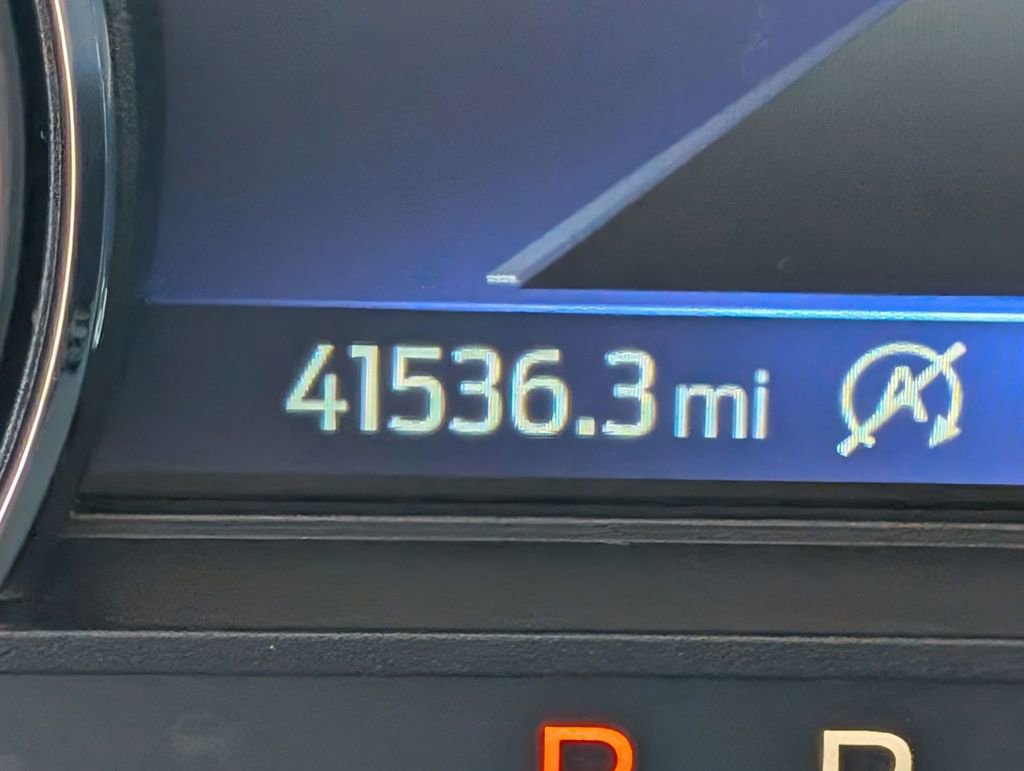 Certified 2021 Ford Explorer XLT w/ Equipment Group 202A image 30