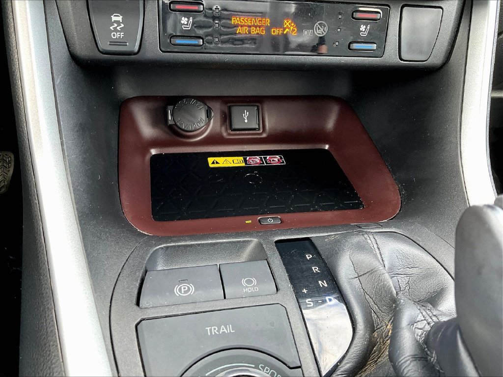 Used 2022 Toyota RAV4 Limited AWD/4WD image 20