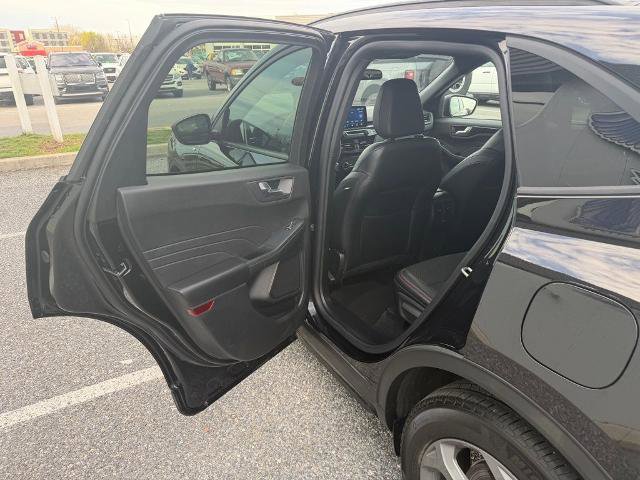 Certified 2025 Ford Escape ST-Line image 11