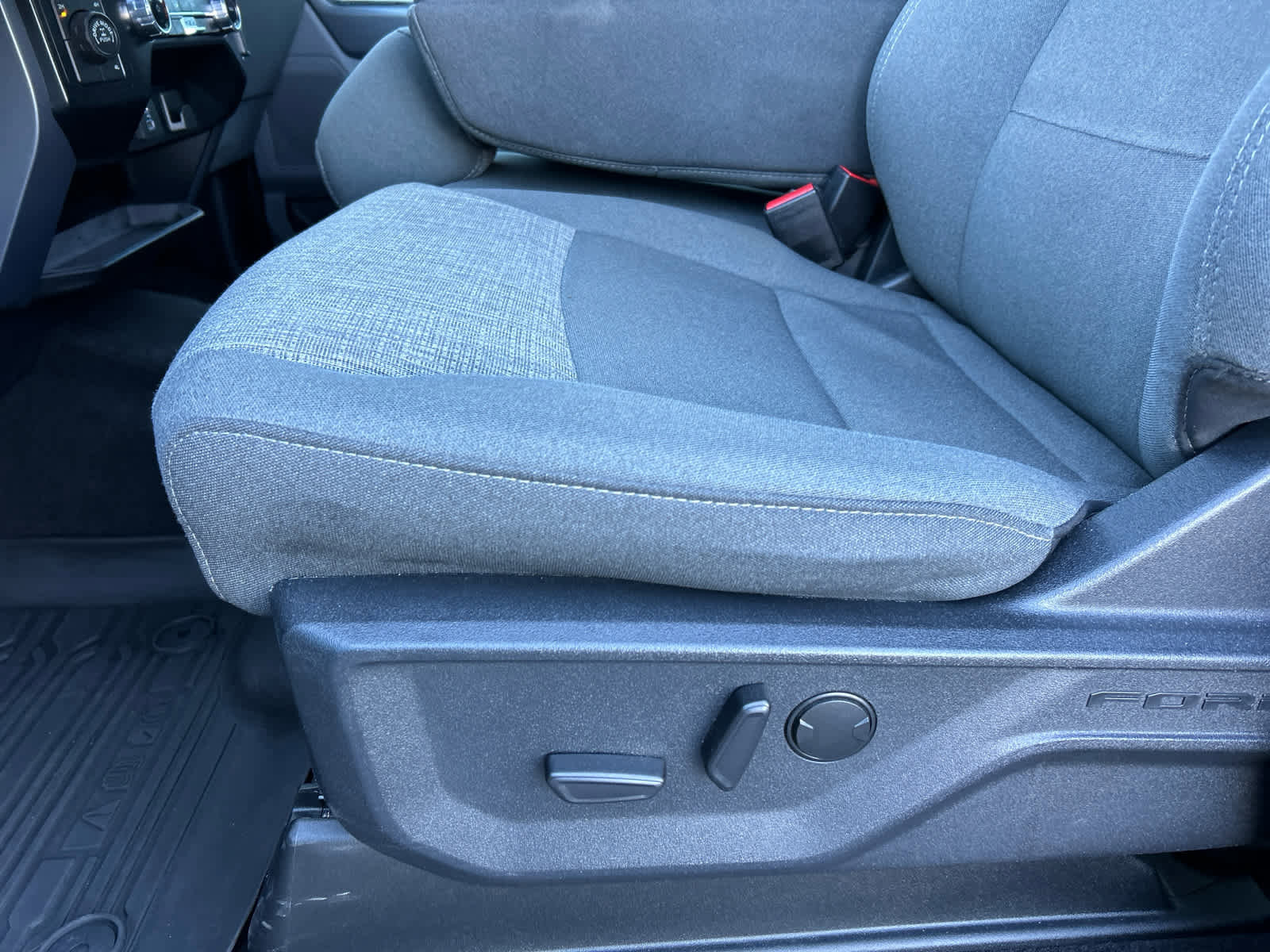 Certified 2023 Ford F150 XLT w/ Equipment Group 302A High image 25