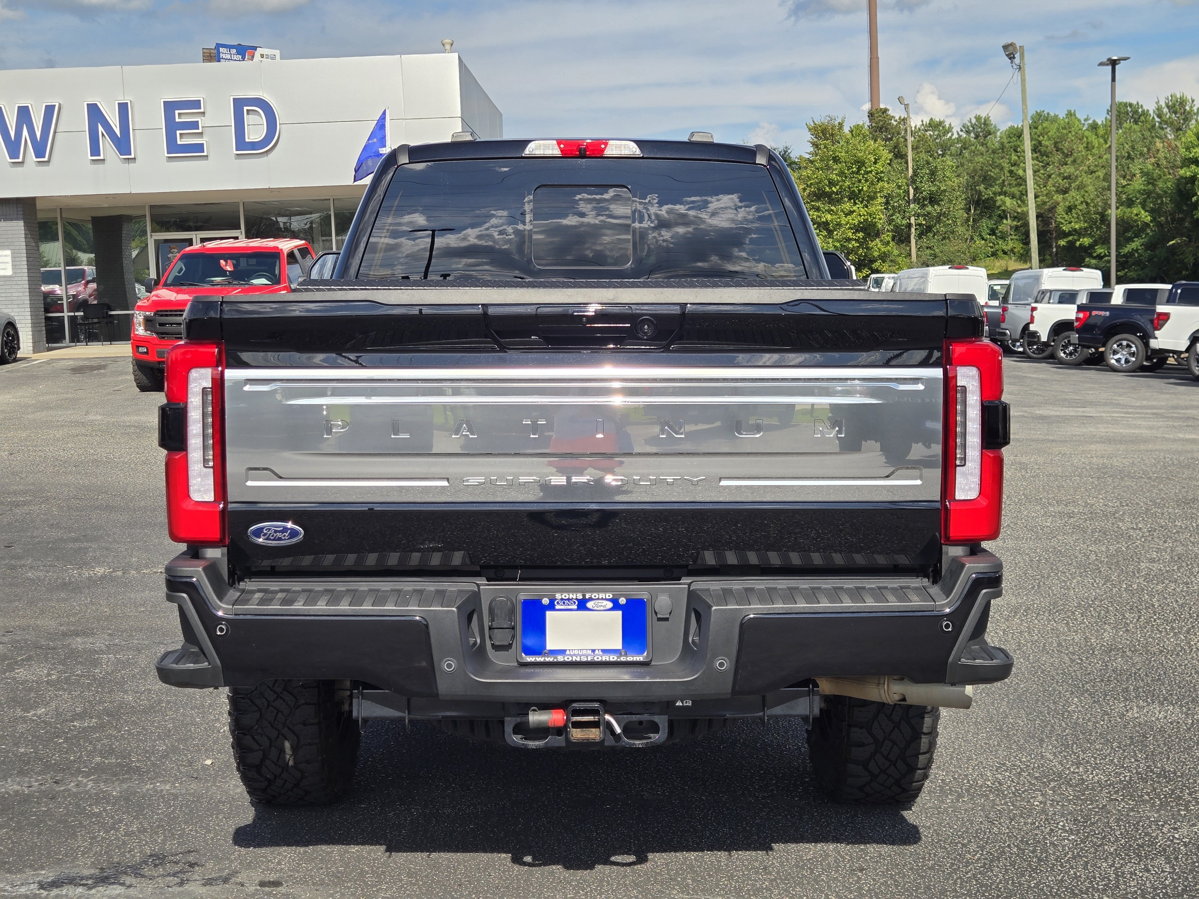 Certified 2025 Ford F350 Platinum w/ Platinum Plus Package AWD/4WD image 7