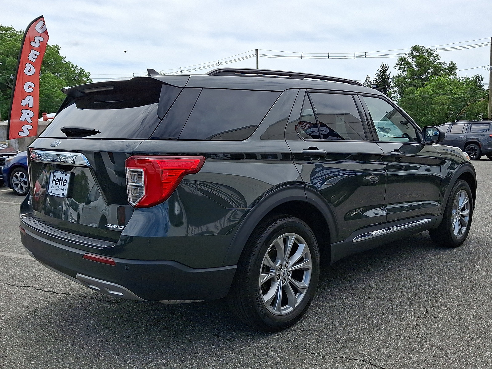 Certified 2023 Ford Explorer XLT w/ Equipment Group 202A AWD/4WD image 4