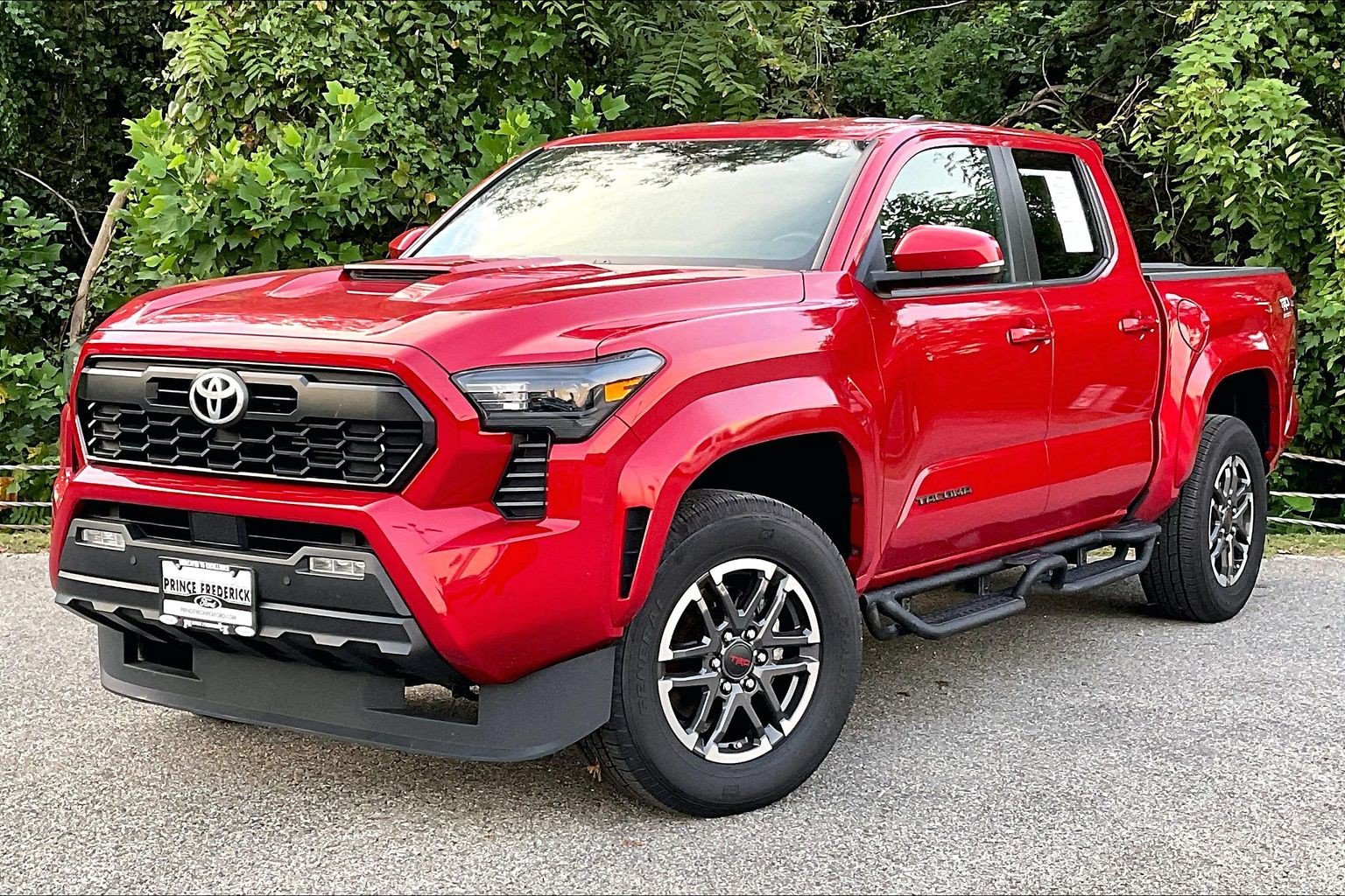 Used 2024 Toyota Tacoma TRD Sport w/ TRD Sport Upgrade Package AWD/4WD image 3