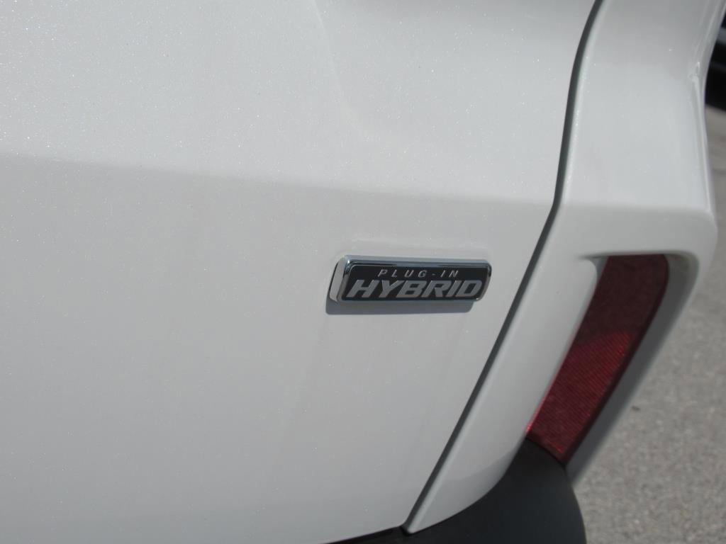 Certified 2024 Ford Escape PHEV w/ PHEV Premium Package image 9