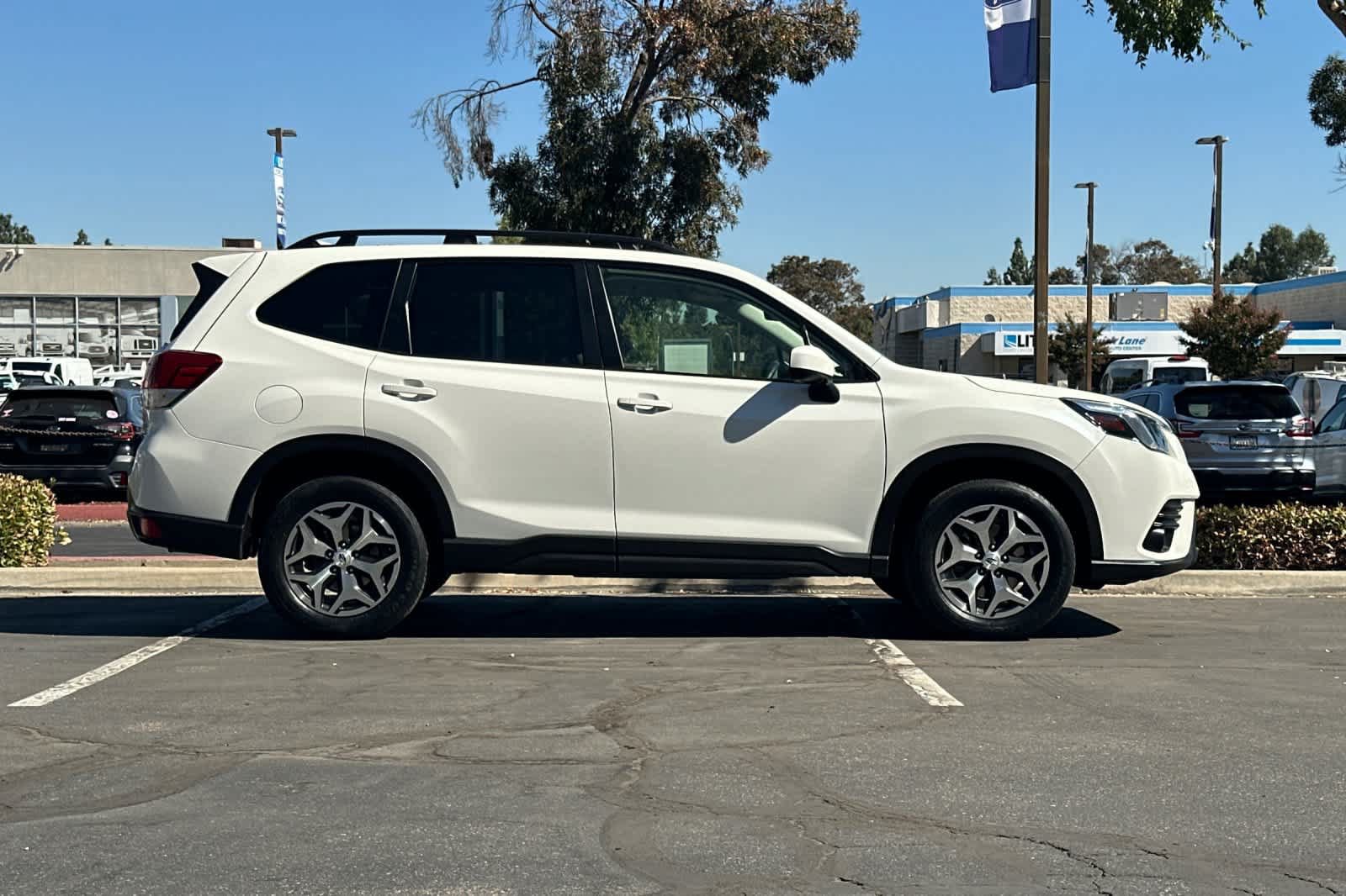 Used 2022 Subaru Forester Premium AWD/4WD image 9