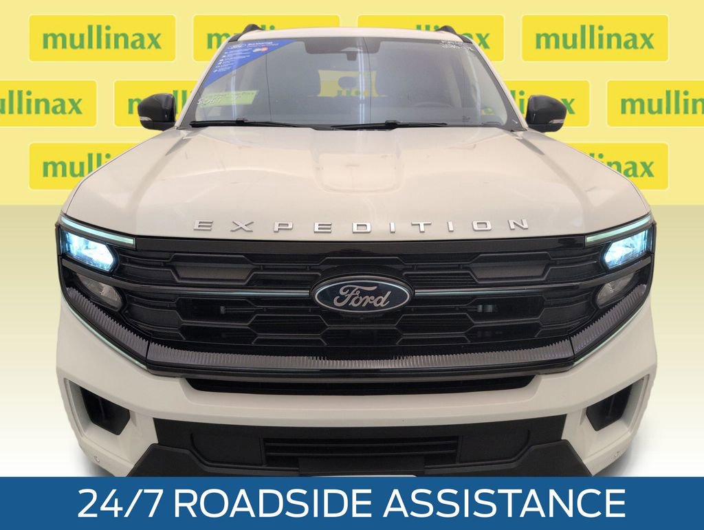 Certified 2025 Ford Expedition Active AWD/4WD image 14