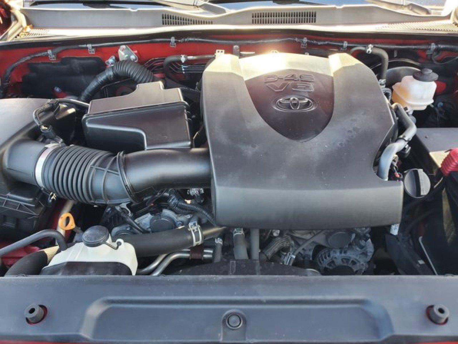 Used 2018 Toyota Tacoma SR5 image 32