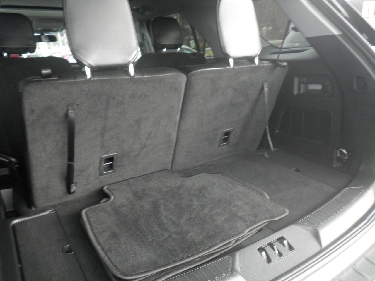 Certified 2024 Ford Explorer XLT w/ Equipment Group 202A image 23