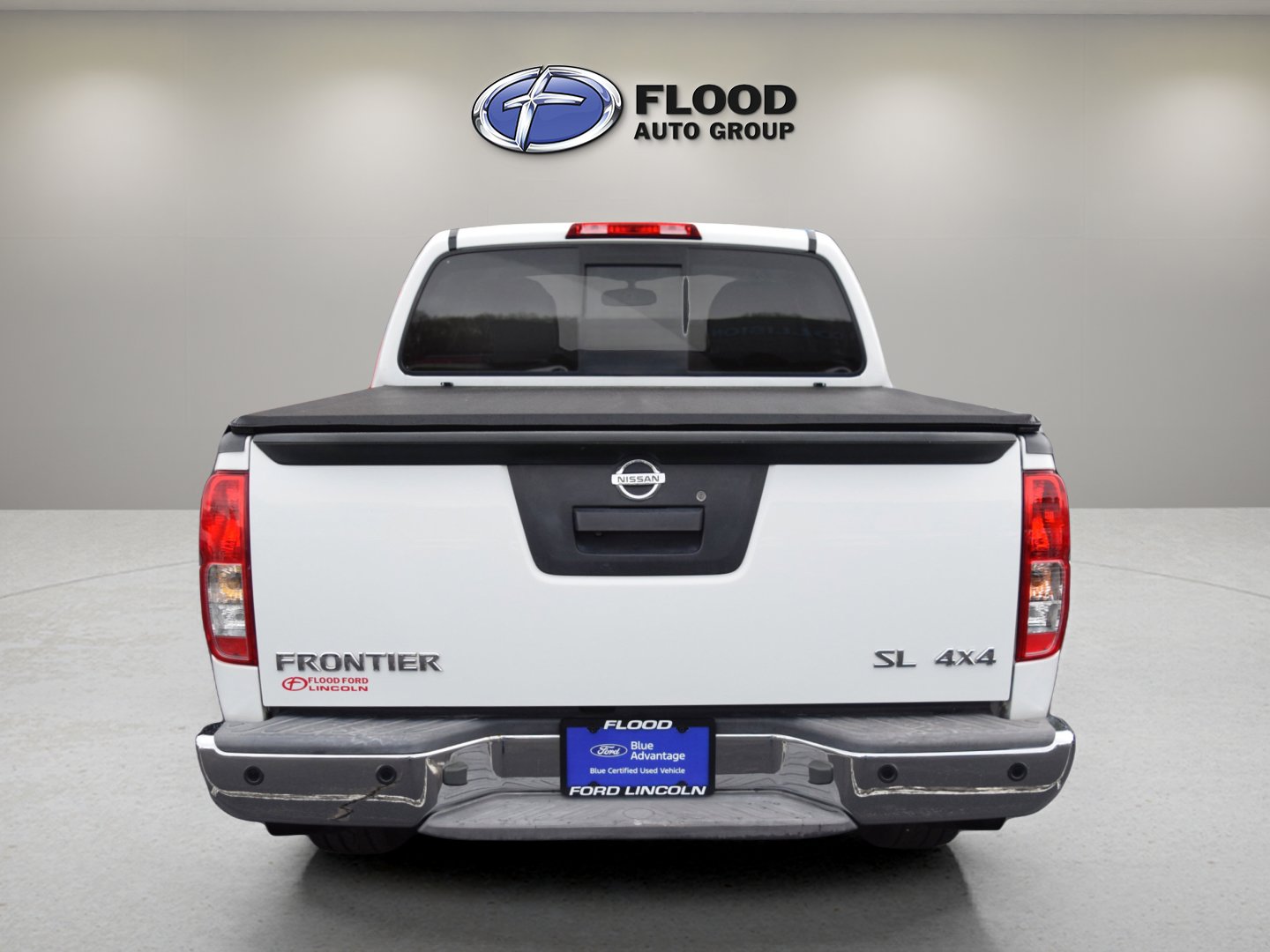 Used 2017 Nissan Frontier SL image 5
