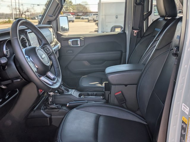 Used 2023 Jeep Wrangler Rubicon w/ Safety Group image 15