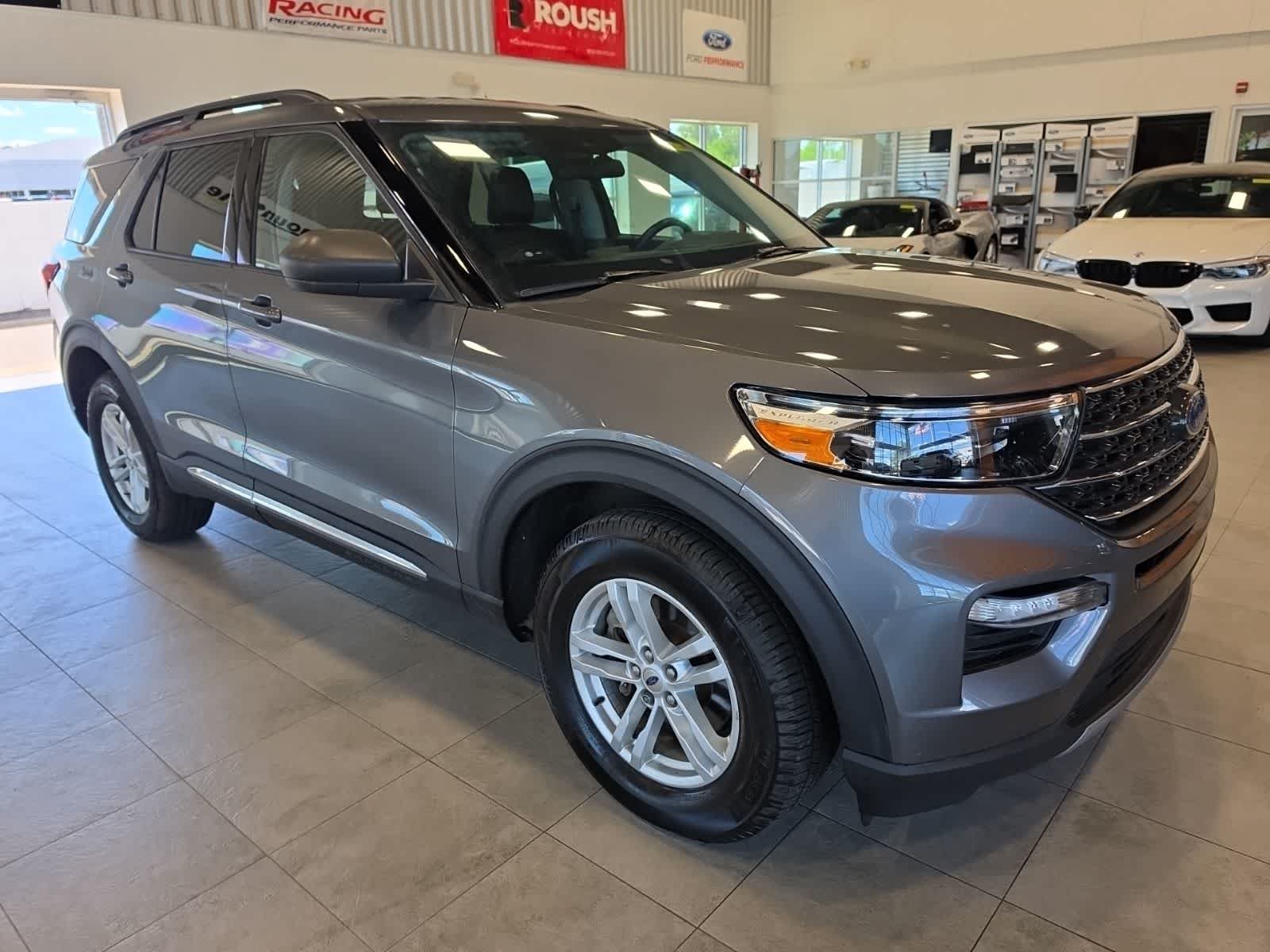Certified 2022 Ford Explorer XLT w/ Equipment Group 202A AWD/4WD image 5