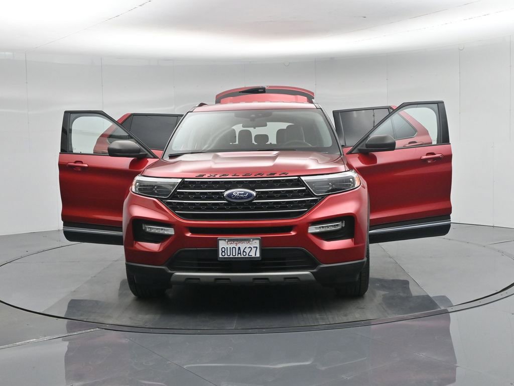 Certified 2020 Ford Explorer XLT w/ Equipment Group 202A image 38
