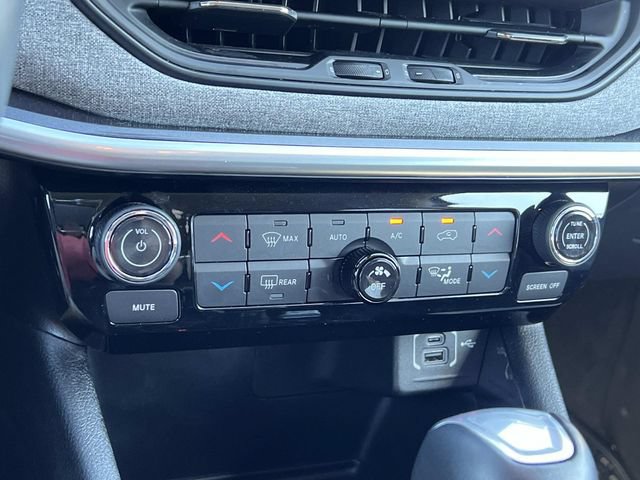 Used 2022 Jeep Compass Latitude w/ Convenience Group AWD/4WD image 24