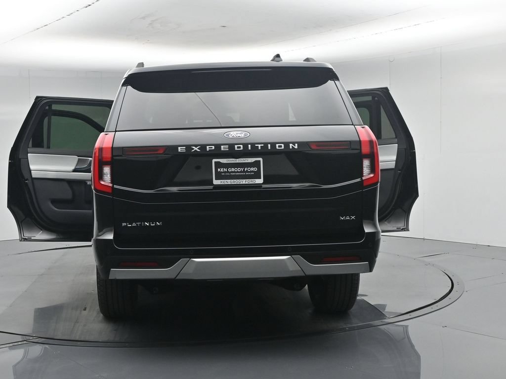 Certified 2025 Ford Expedition Max Platinum w/ Driver's Package AWD/4WD image 39