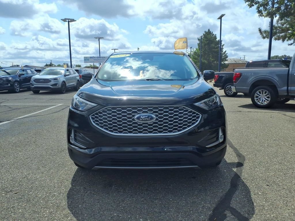 Certified 2024 Ford Edge SEL w/ Convenience Package AWD/4WD image 3