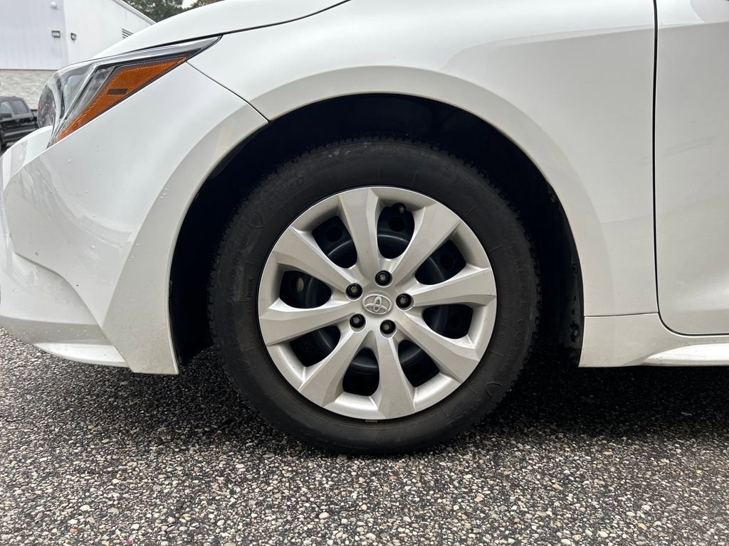 Used 2024 Toyota Corolla LE image 6