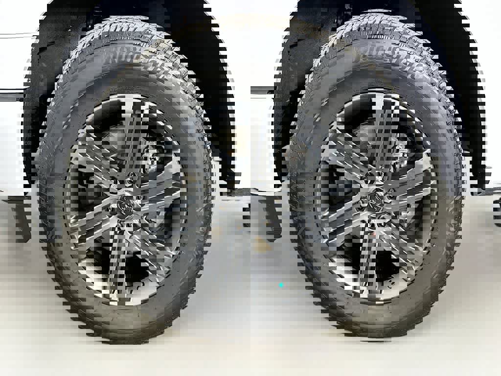 Certified 2022 Ford F150 XLT w/ Equipment Group 302A High image 11