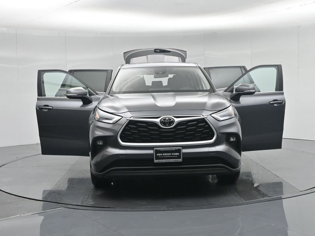 Used 2024 Toyota Highlander LE image 59