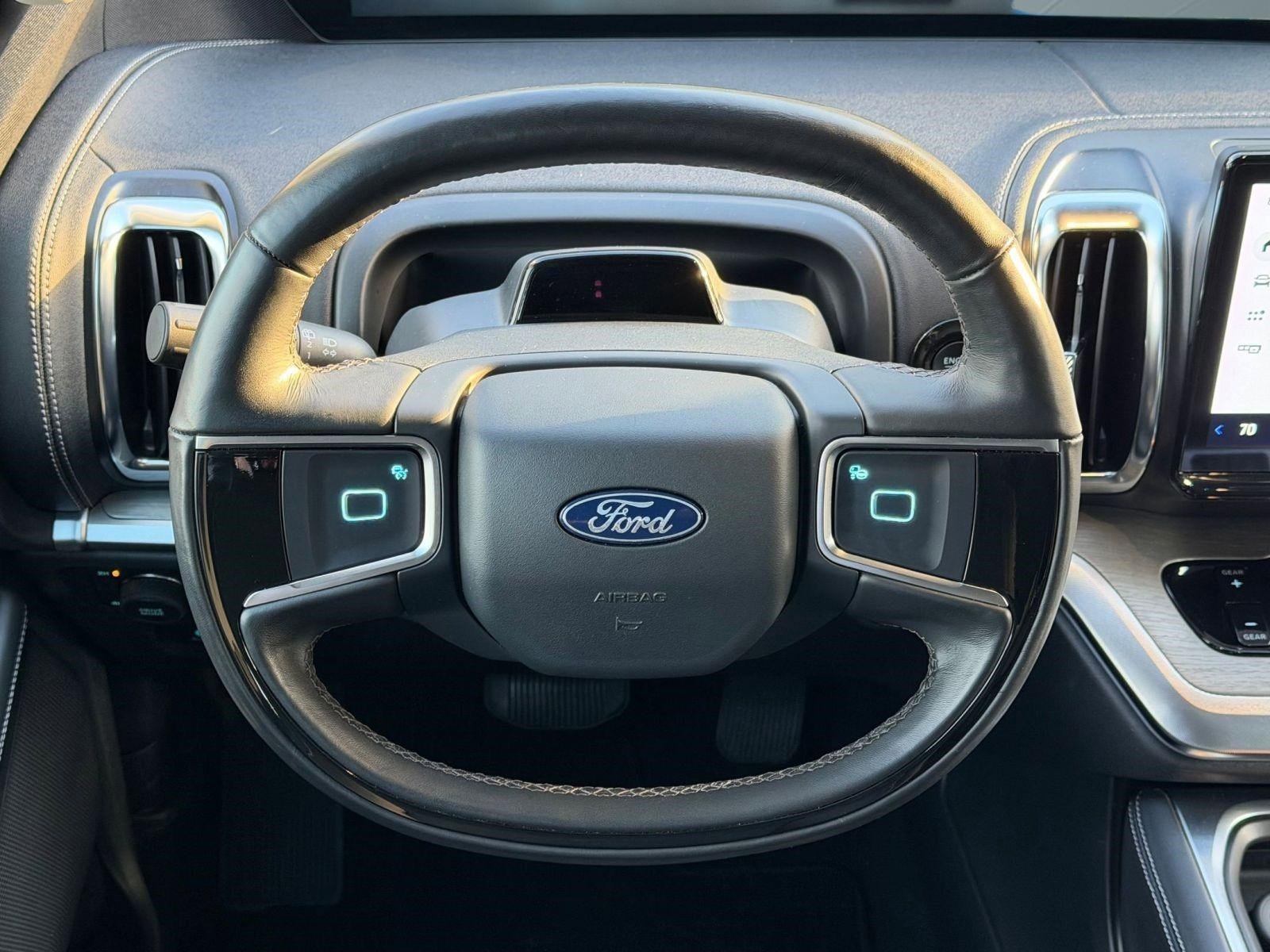 Certified 2025 Ford Expedition Platinum image 15