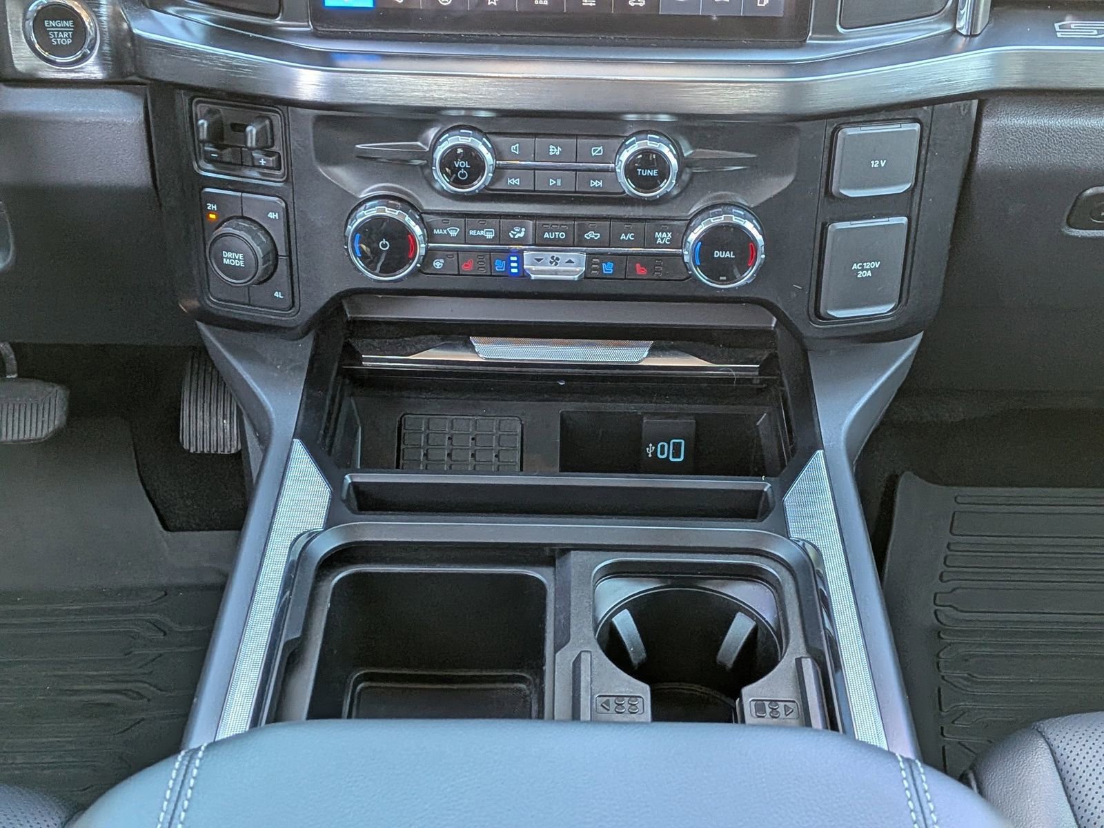 Certified 2024 Ford F450 Lariat w/ Lariat Ultimate Package image 20